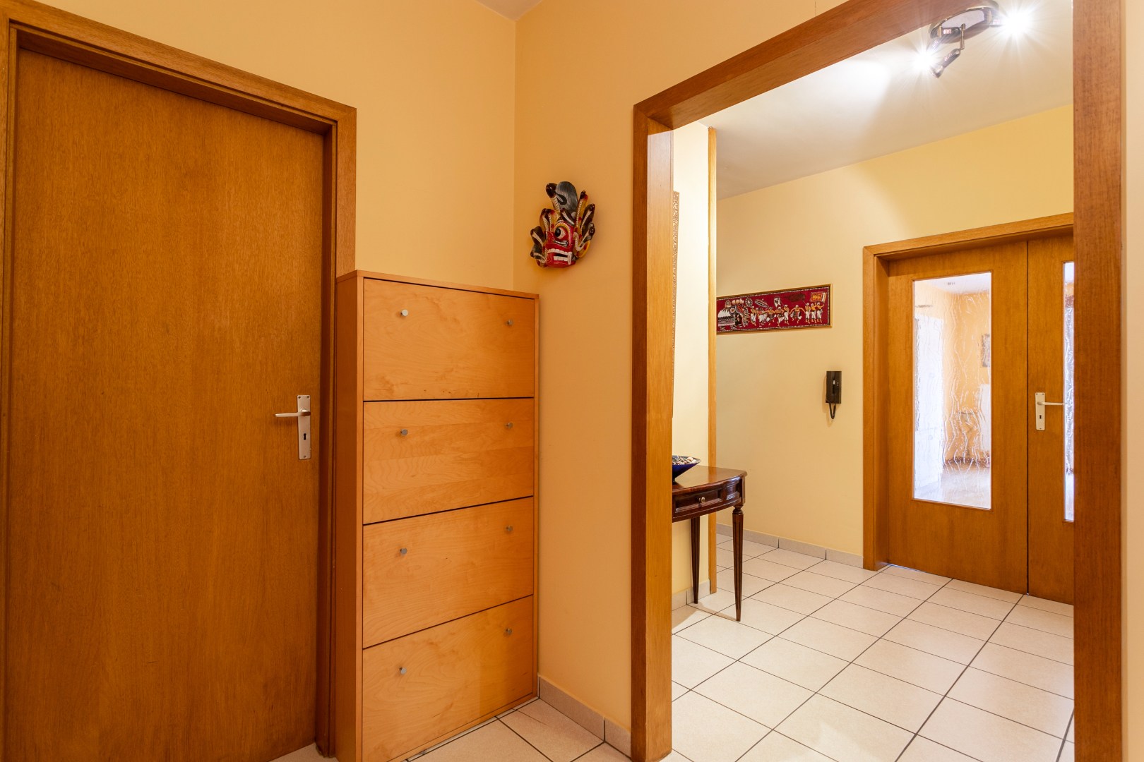 Instapklaar appartement met 2 slaapkamers, 2 balkons en autostaanplaats 