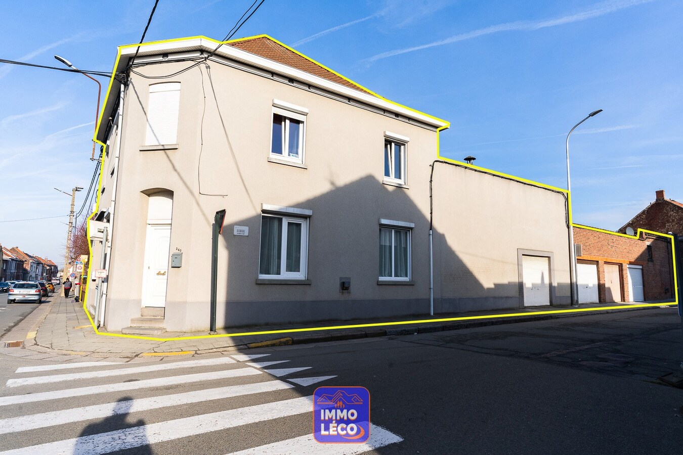 Immeuble comprenant 2 maisons avec jardins privatifs et 5 garages, IDEAL INVESTISSEURS ! 