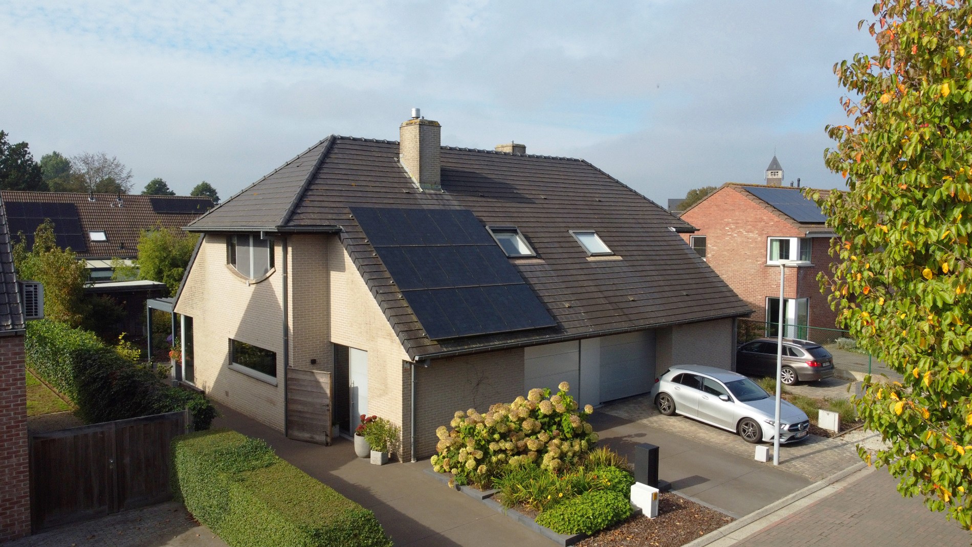 Instapklare woning met 3 slpks, garage, tuin én zonneterras te Kluizen 