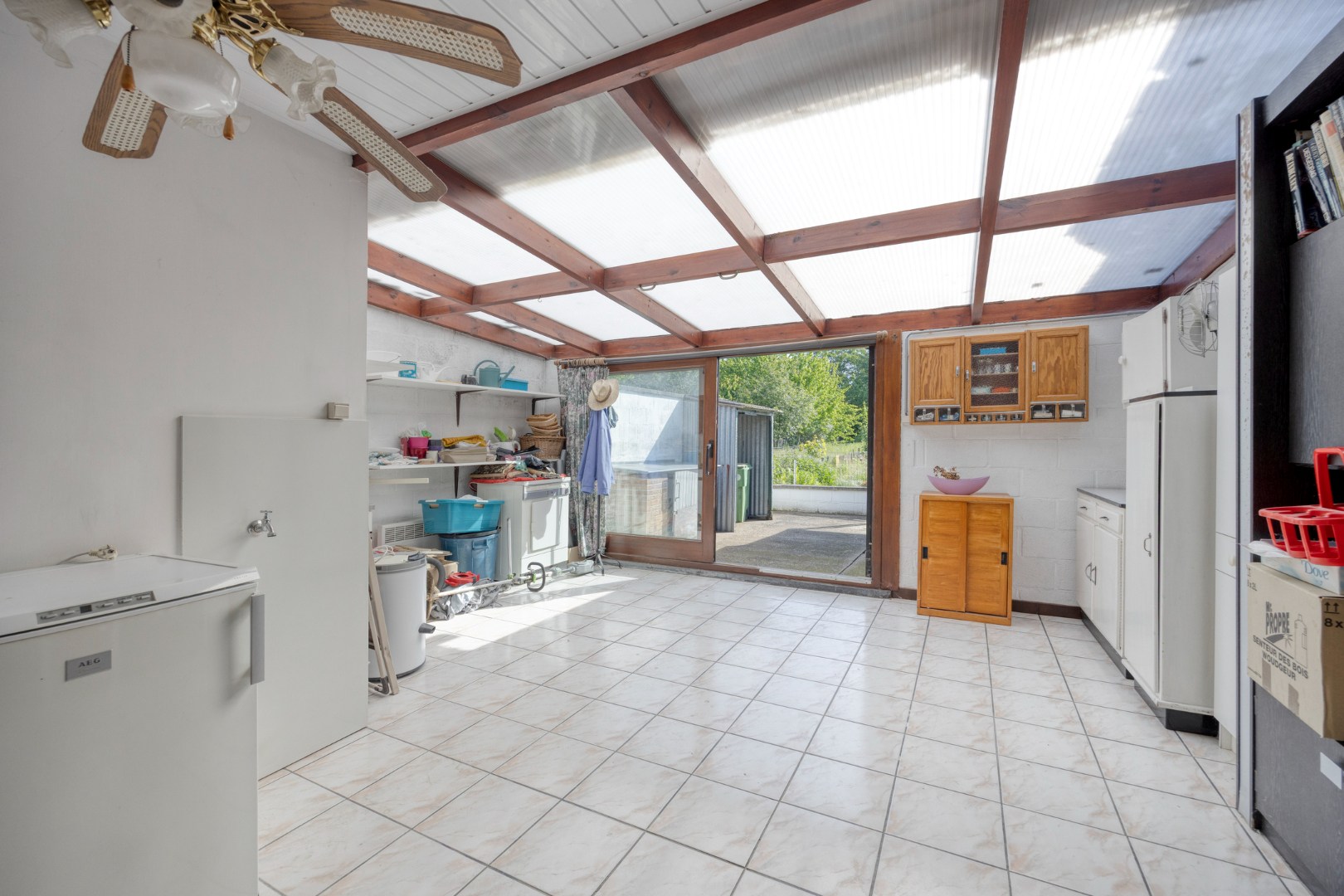 veranda met toegang naar tuin