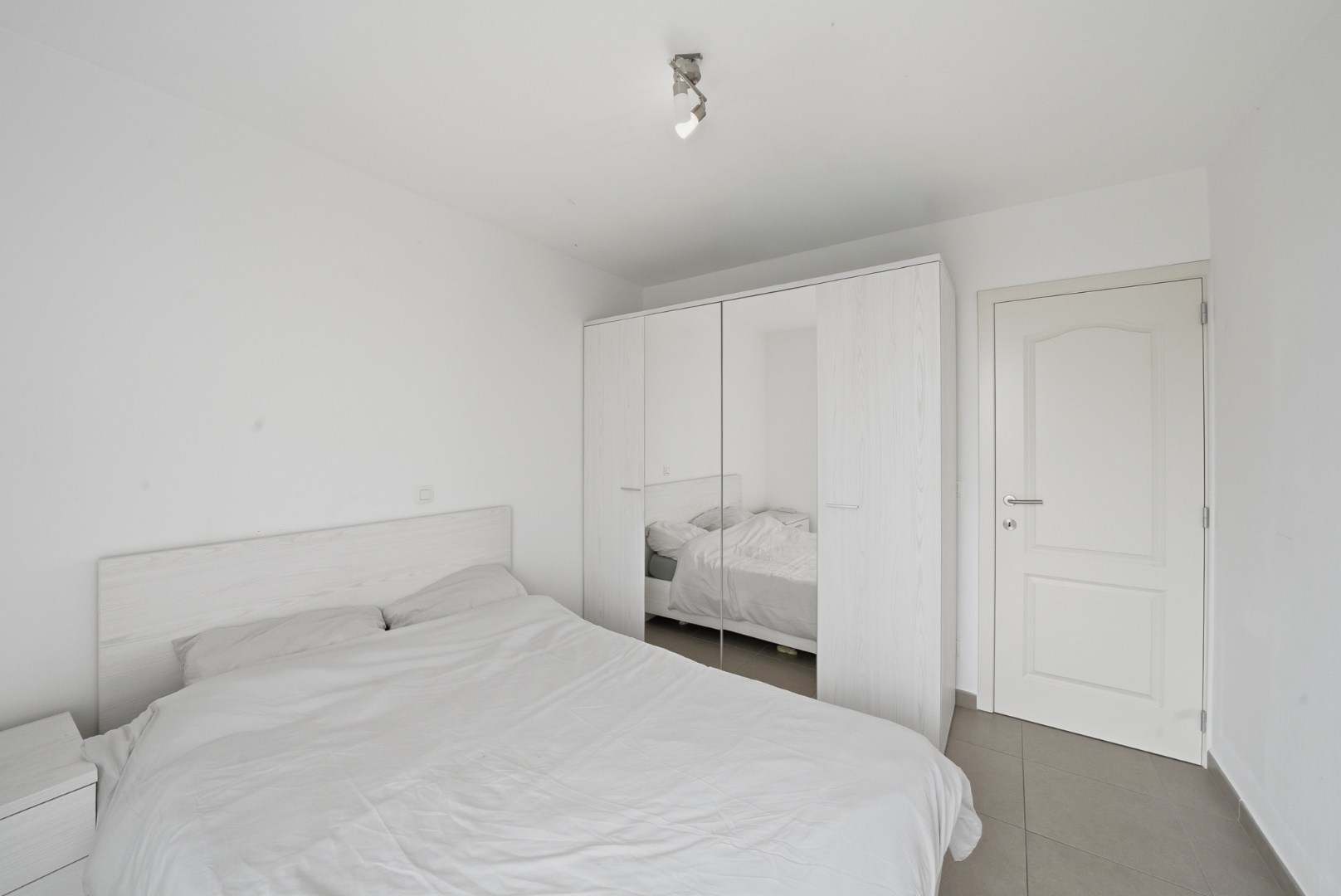 Lichtrijk 2-slaapkamerappartement met prachtig open uitzicht in Oostende 
