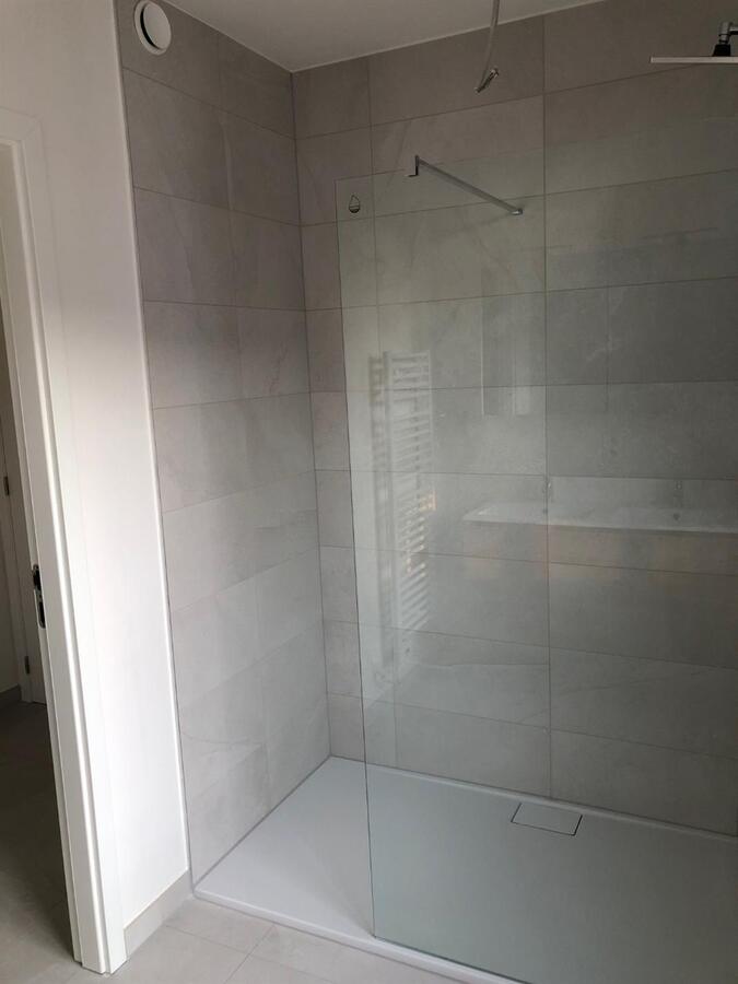 Luxueus wonen met unieke skyline én zicht op 't water. 