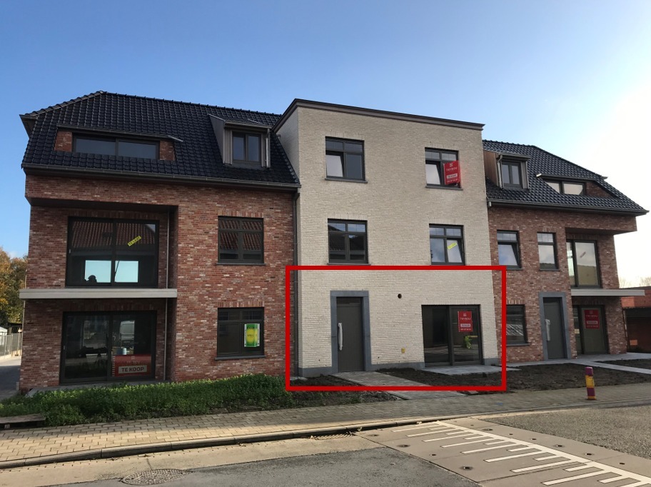 Duplex met 3 ruime slaapkamers en tuin op het gelijkvloers. 