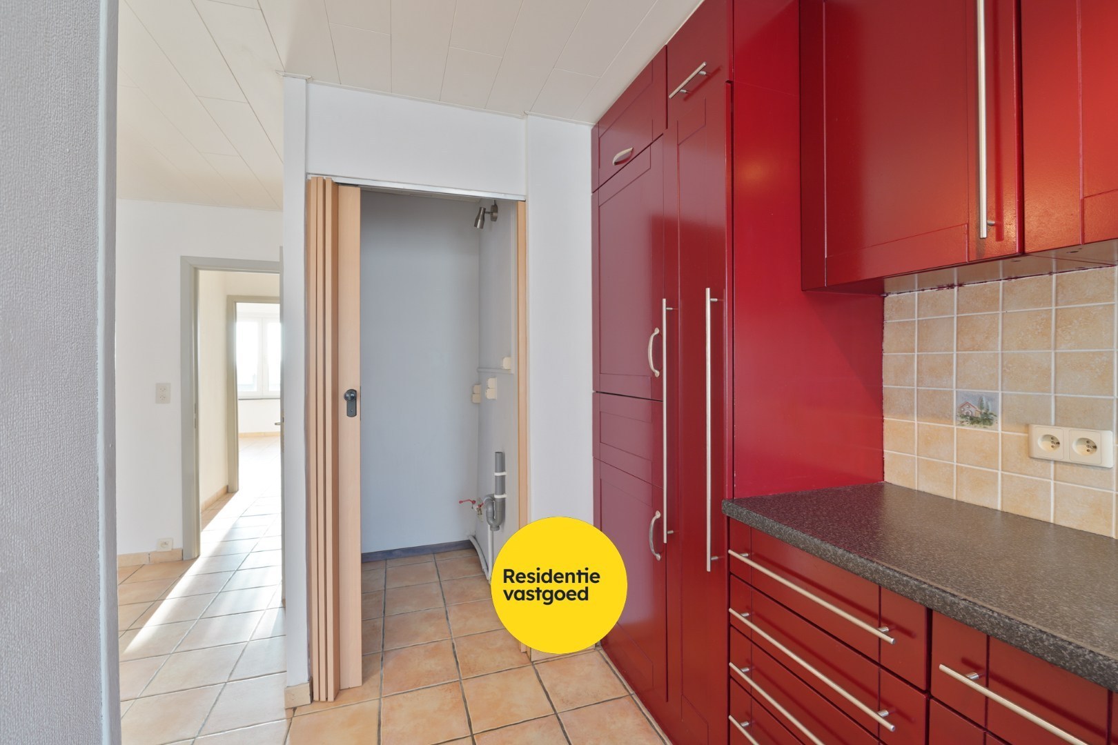 Instapklaar appartement met 2 slaapkamers– op wandelafstand van zee en winkels 