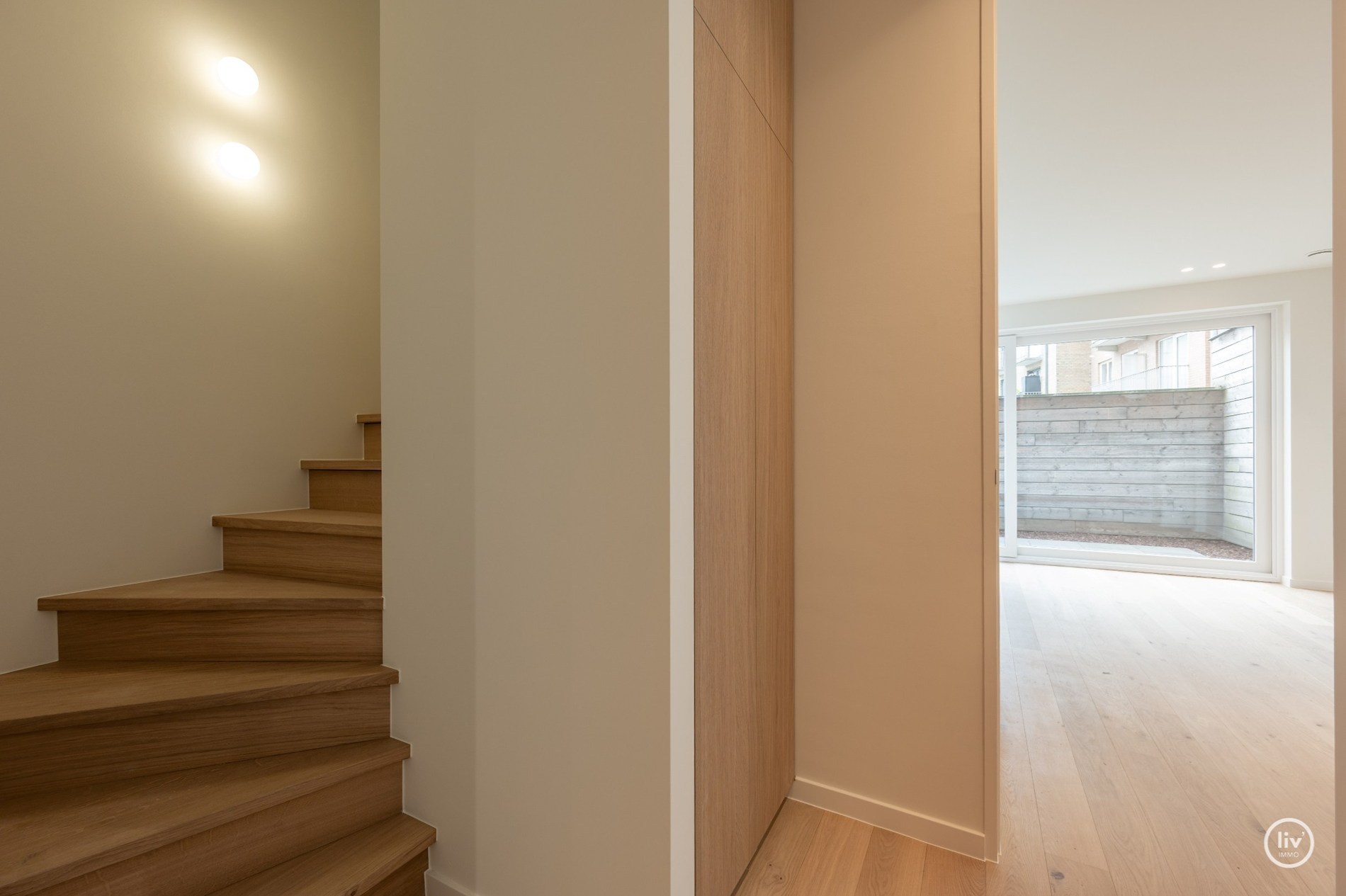 OPENDEURDAG - Zaterdag 15.09 - tussen 16u-18U: Nieuwbouw-duplex op de gelijkvloerse &amp; eerste verdieping  gelegen te Lentelaan in  Duinbergen met zongerichte terrassen. 