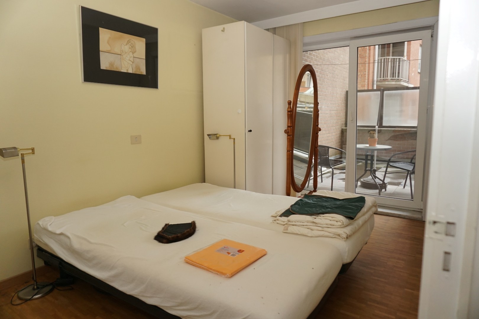 RUIM APPARTEMENT MET ZONNIGE TERRASSEN OP TOPLIGGING 