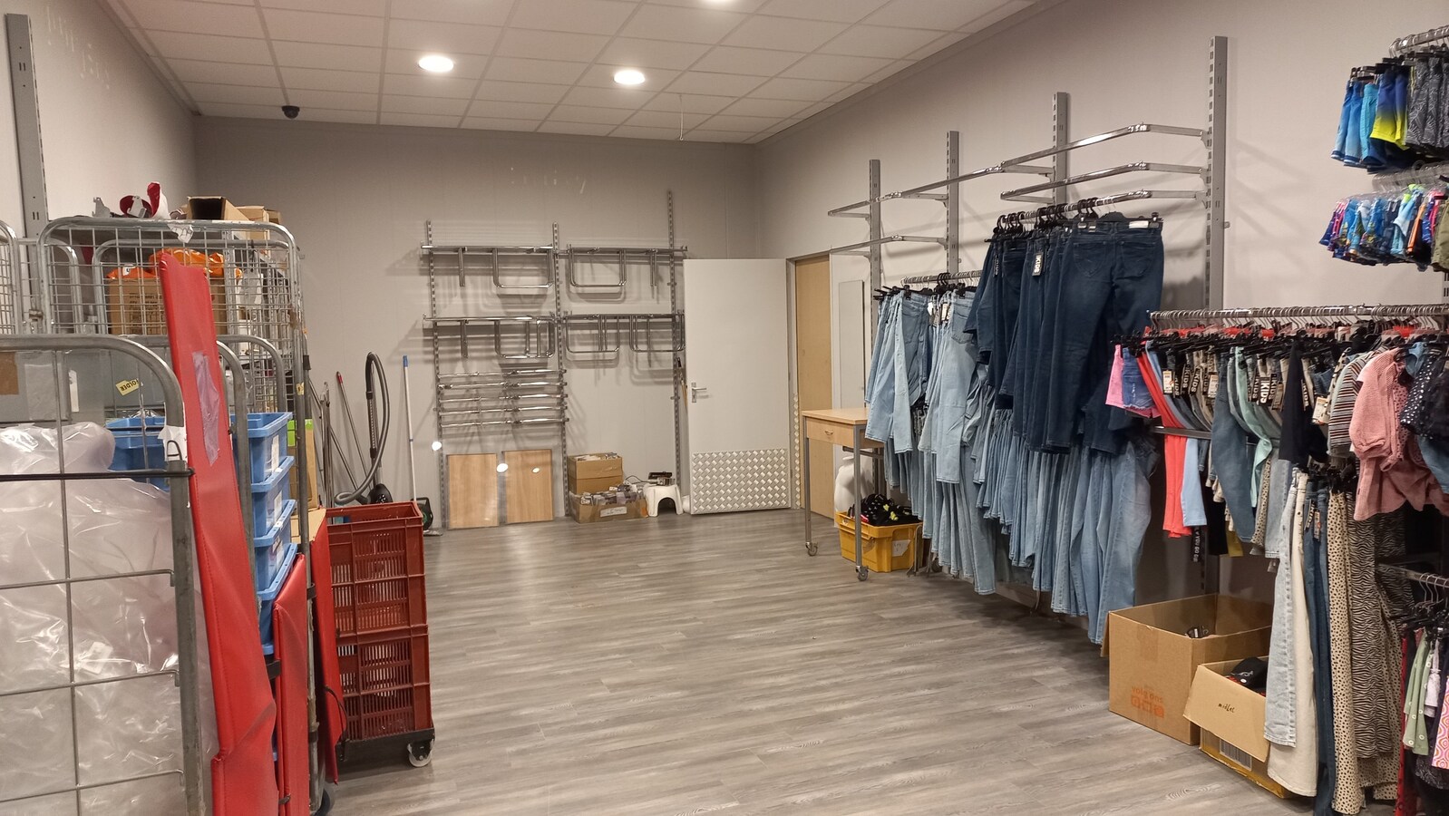 Zeer fraai winkelpand te koop in het prestigieuze Marktstaete complex in het centrum van Bladel (NB). 