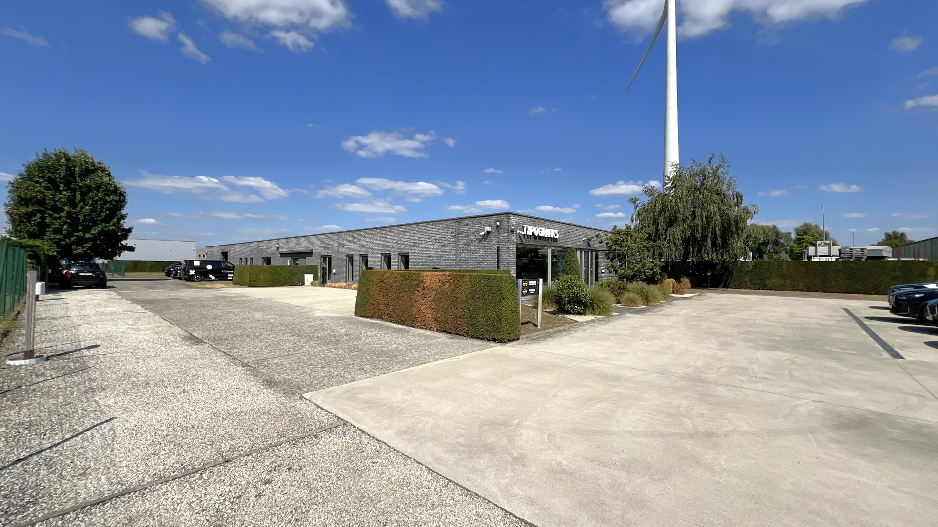 Bedrijfspand te koop in industriezone Zwaarveld te Hamme