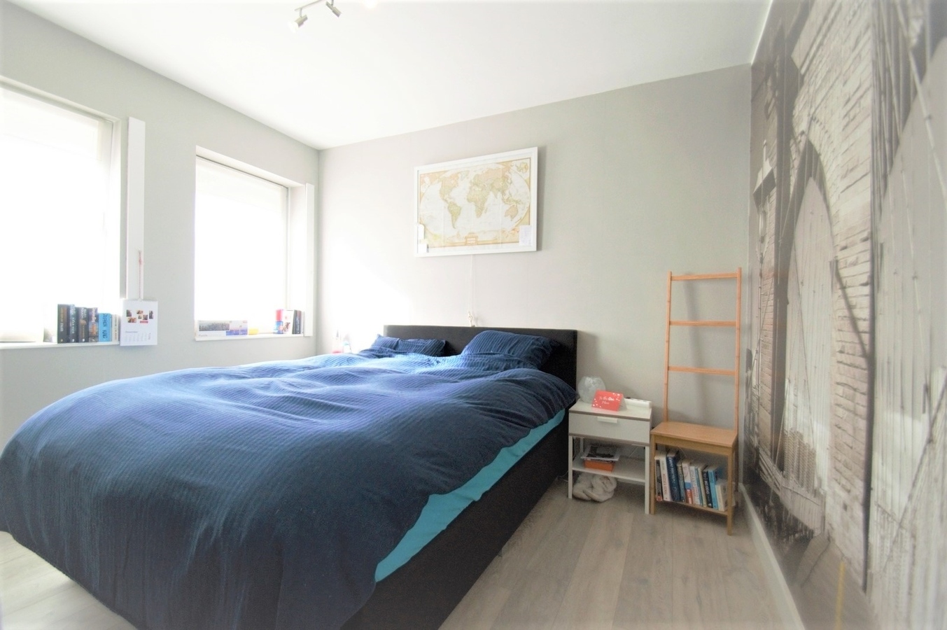 Zonnig, gerenoveerd hoekappartement met garage - Heist 