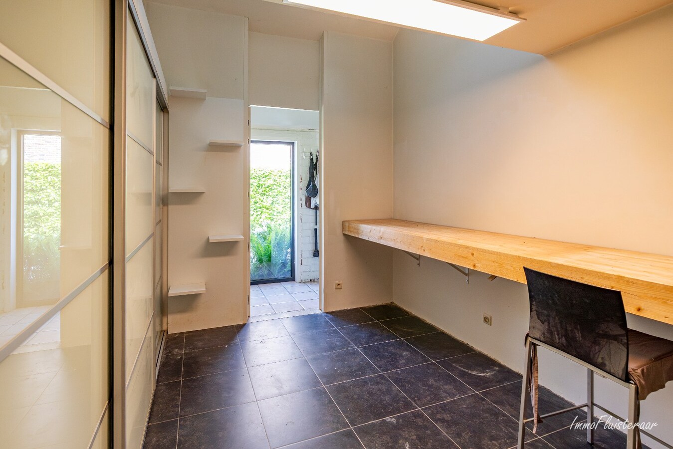 Charmante villa avec bâtiment d'écurie et prairie sur environ 6 700 m² à Hamme. 