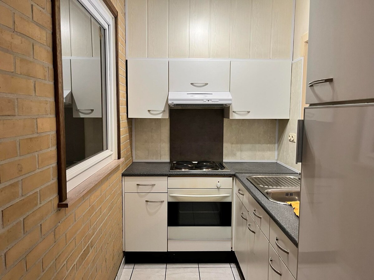 Gelijkvloersappartement met 2 slaapkamers en autostaanplaats te Leke 