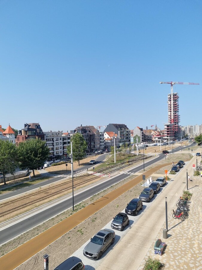 Verzorgd appartement met open zichten over de wandelboulevard - Heist 