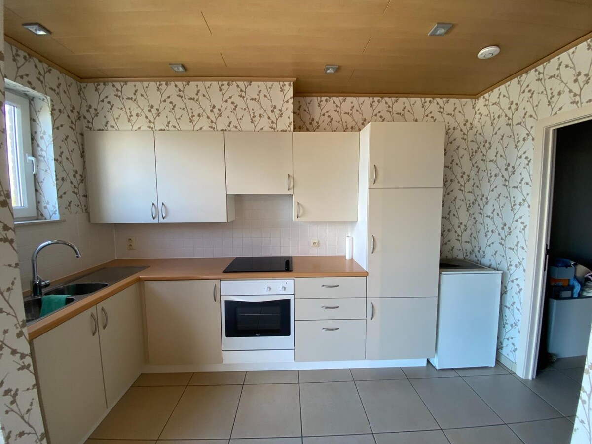 Goed onderhouden appartement met 2 slaapkamers en 2 terrassen 