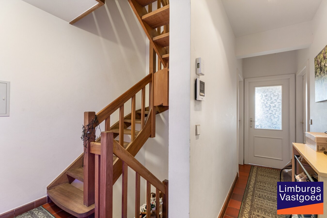 Commercieel uitstekend gelegen investeringspand bestaande uit winkel + duplex 