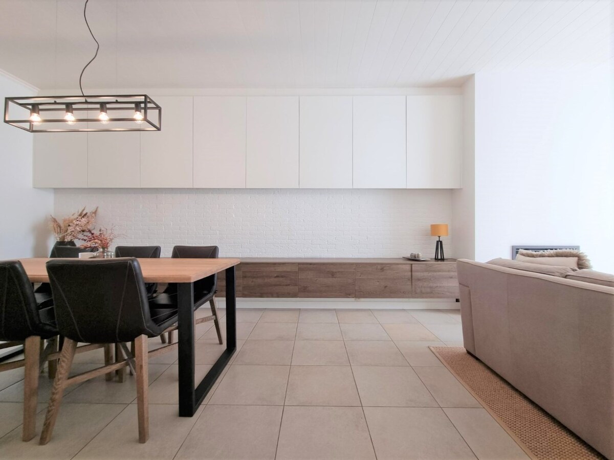 Volumineuze, lichtrijke, zeer mooie gezinswoning met tuin - Heist 