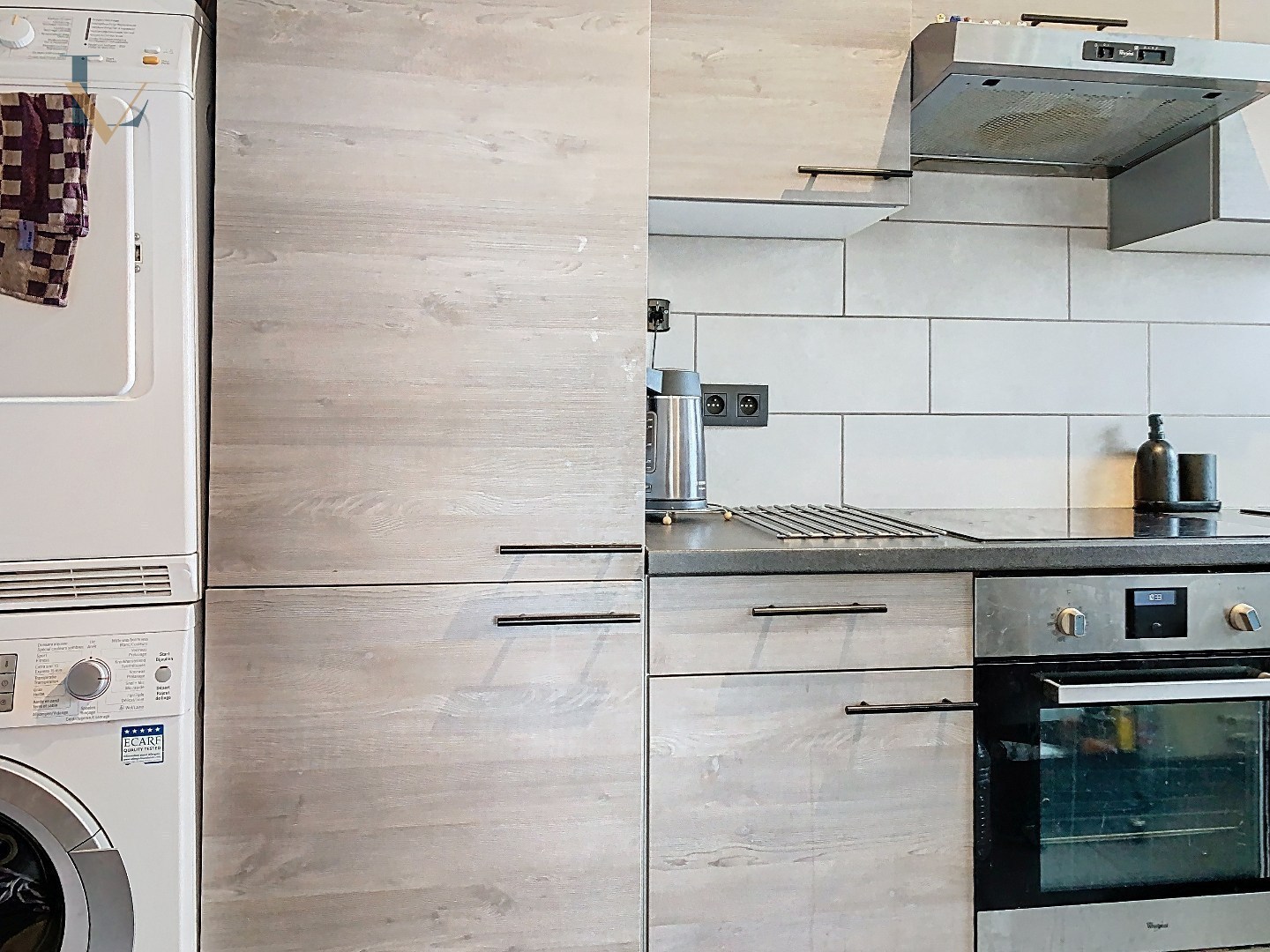 Recent gerenoveerd  drie slaapkamer appartement  met vrij zicht op Bosuilplein en ruim terras 