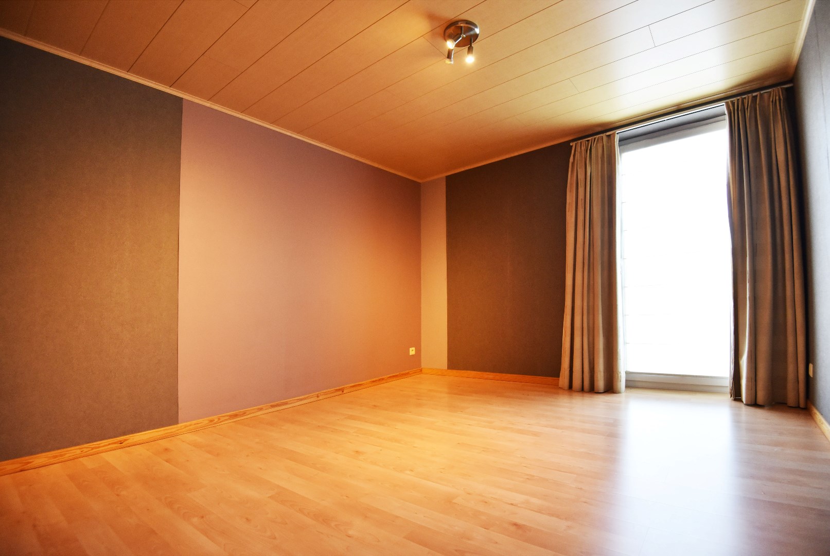 Half open bebouwing met 3 slaapkamers, tuin en garage te Maldegem 