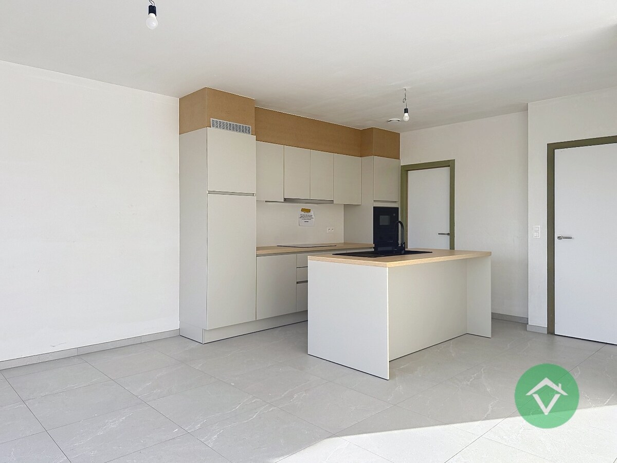 Volledig nieuwe woning met 4 slaapkamers en diepe tuin te Wijnendale 