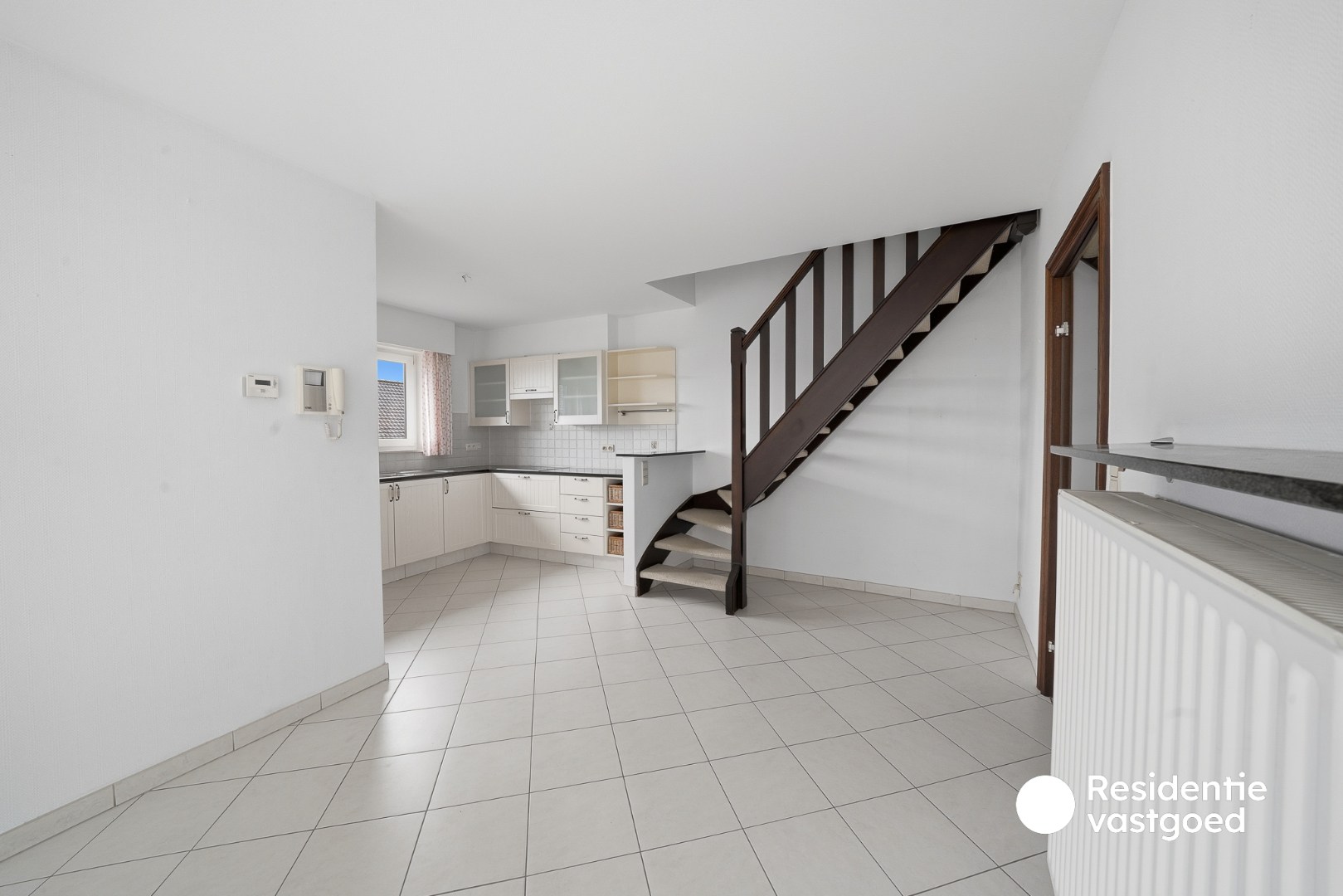 Ruim en verzorgd duplexappartement in het centrum van Eernegem 