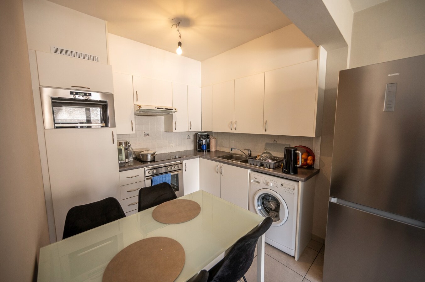 RUIM 2-SLAAPKAMER APPARTEMENT + GARAGEBOX 