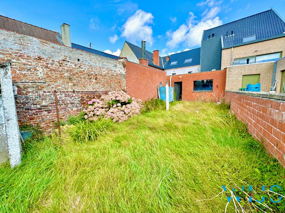 Interessant renovatieproject in hartje Assenede ! 