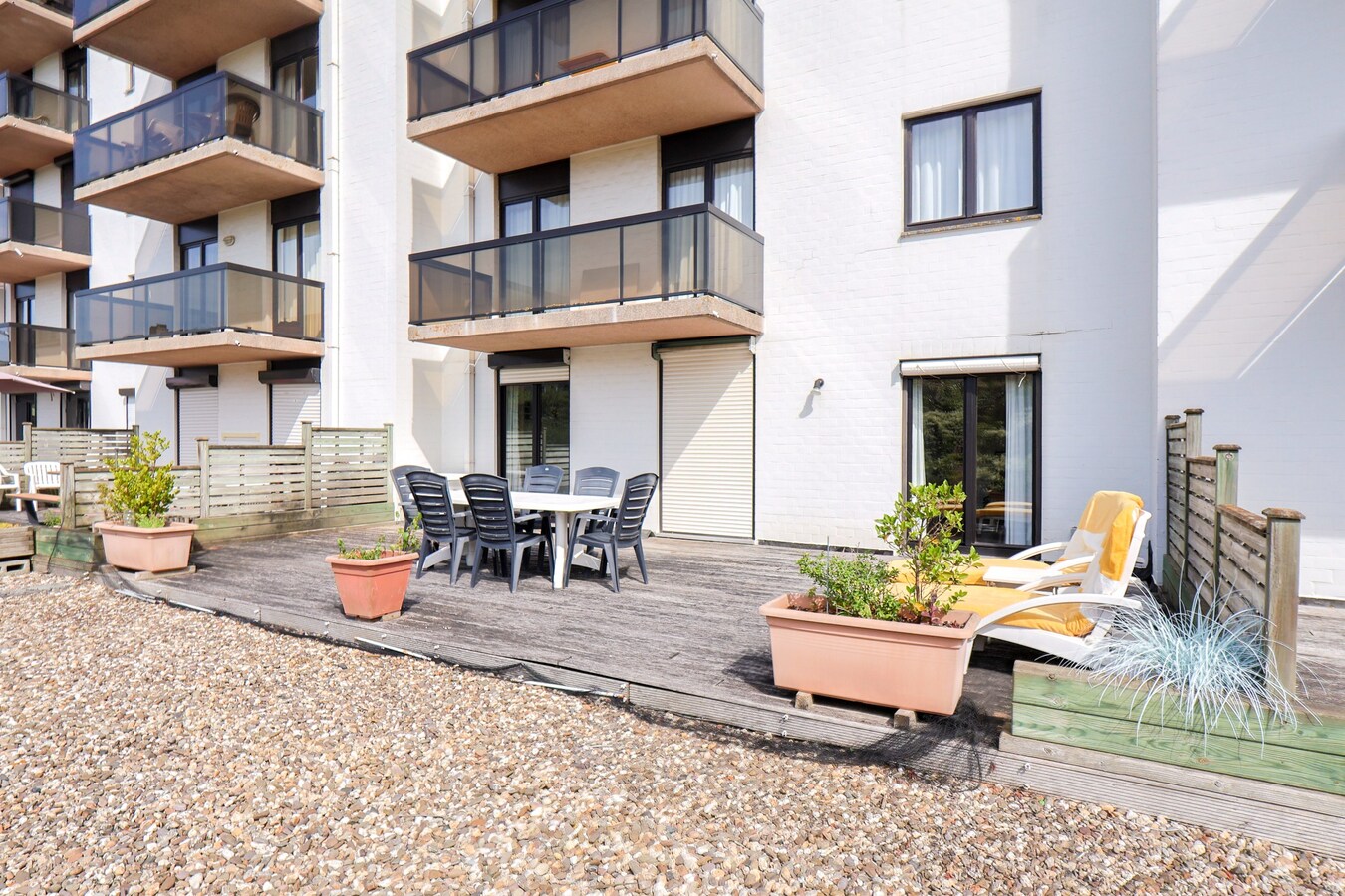Ruim 3-slaapkamerappartement op de zeedijk met 2 grote terrassen 