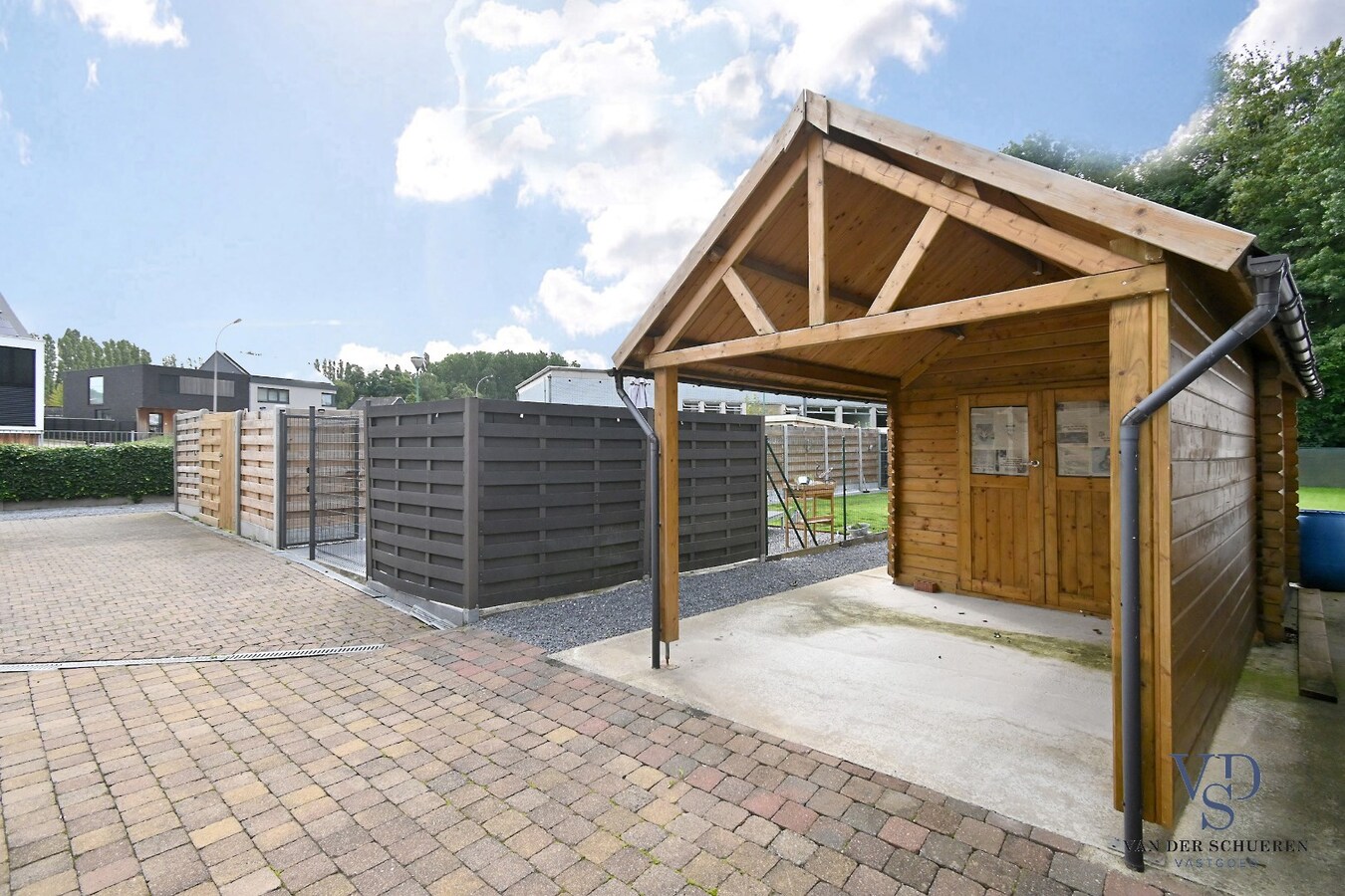 Degelijke rijwoning. 