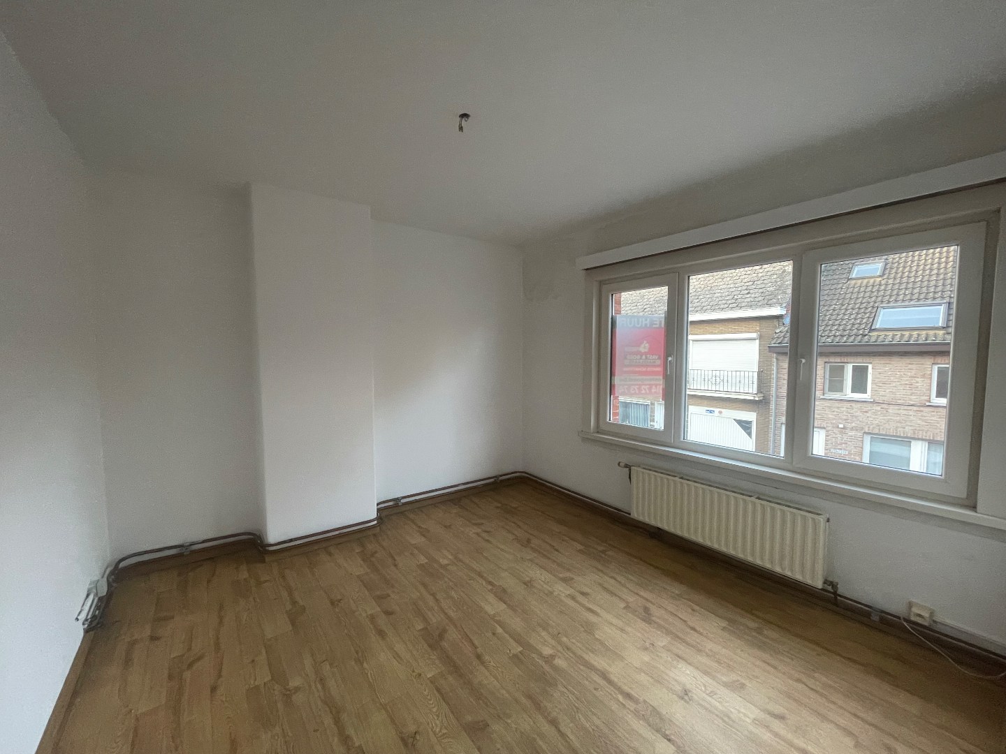 Gezellig rijhuisje te huur met 3 slaapkamers en gezellig terras gelegen in het centrum van Geel! 