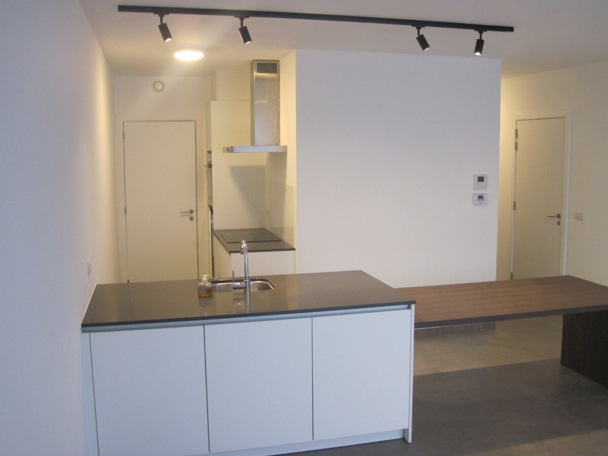 Gelijkvloers 2-slaapkamer appartement met uitzonderlijk terras. 