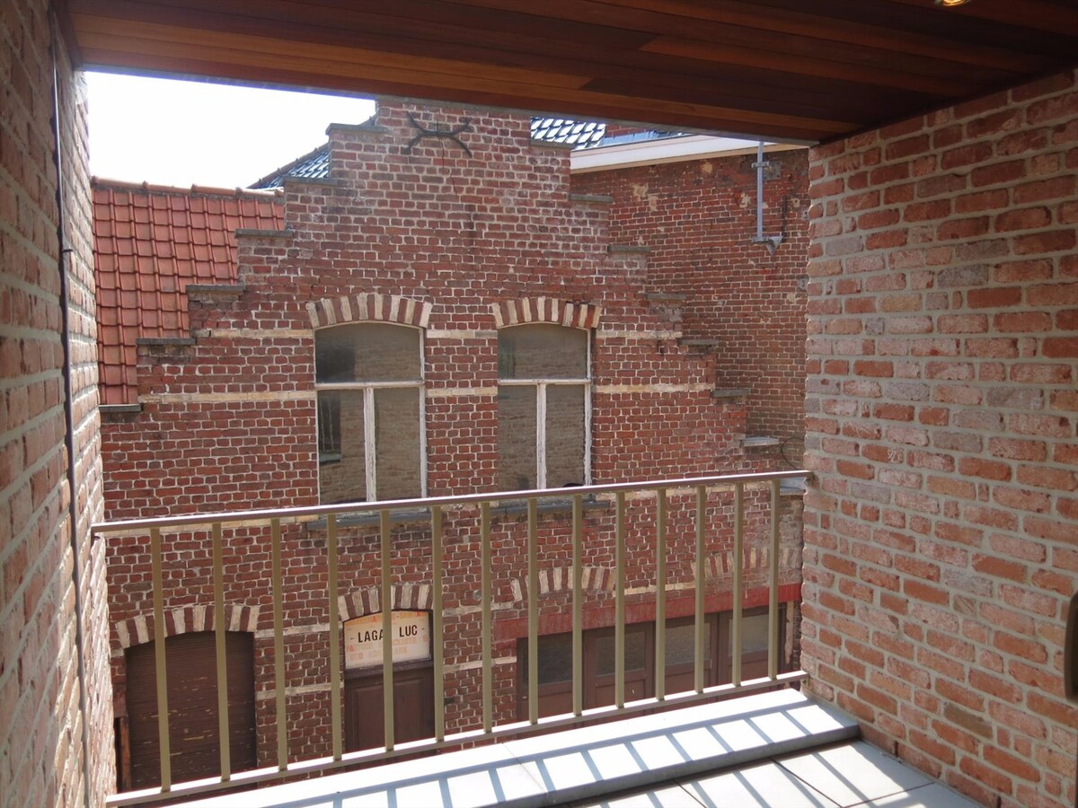 Verrassend ruim appartement pal in het centrum van Kortemark 