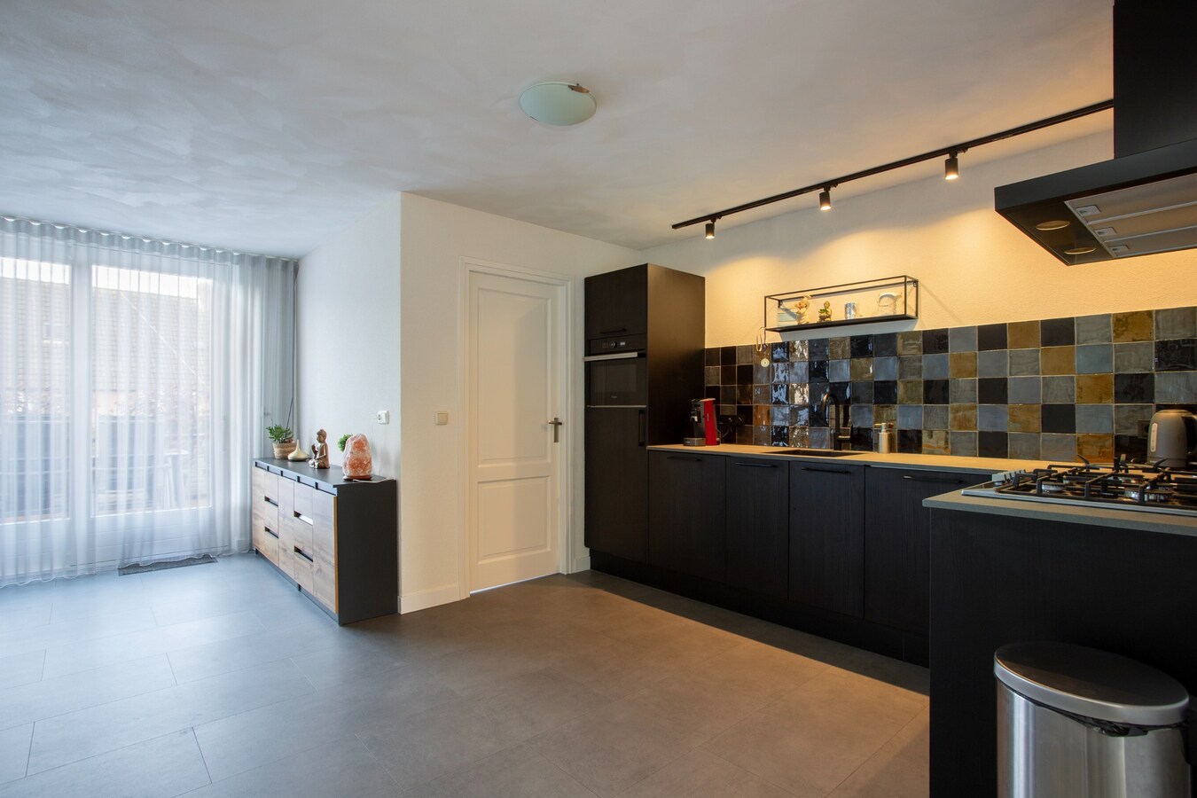 Moderne en instapklare bovenwoning in het hart van Hapert – met dakterras en energielabel A. 