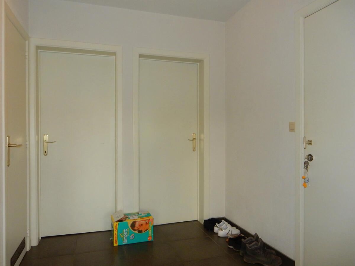 Vernieuwd appartement met 2 slaapkamers 