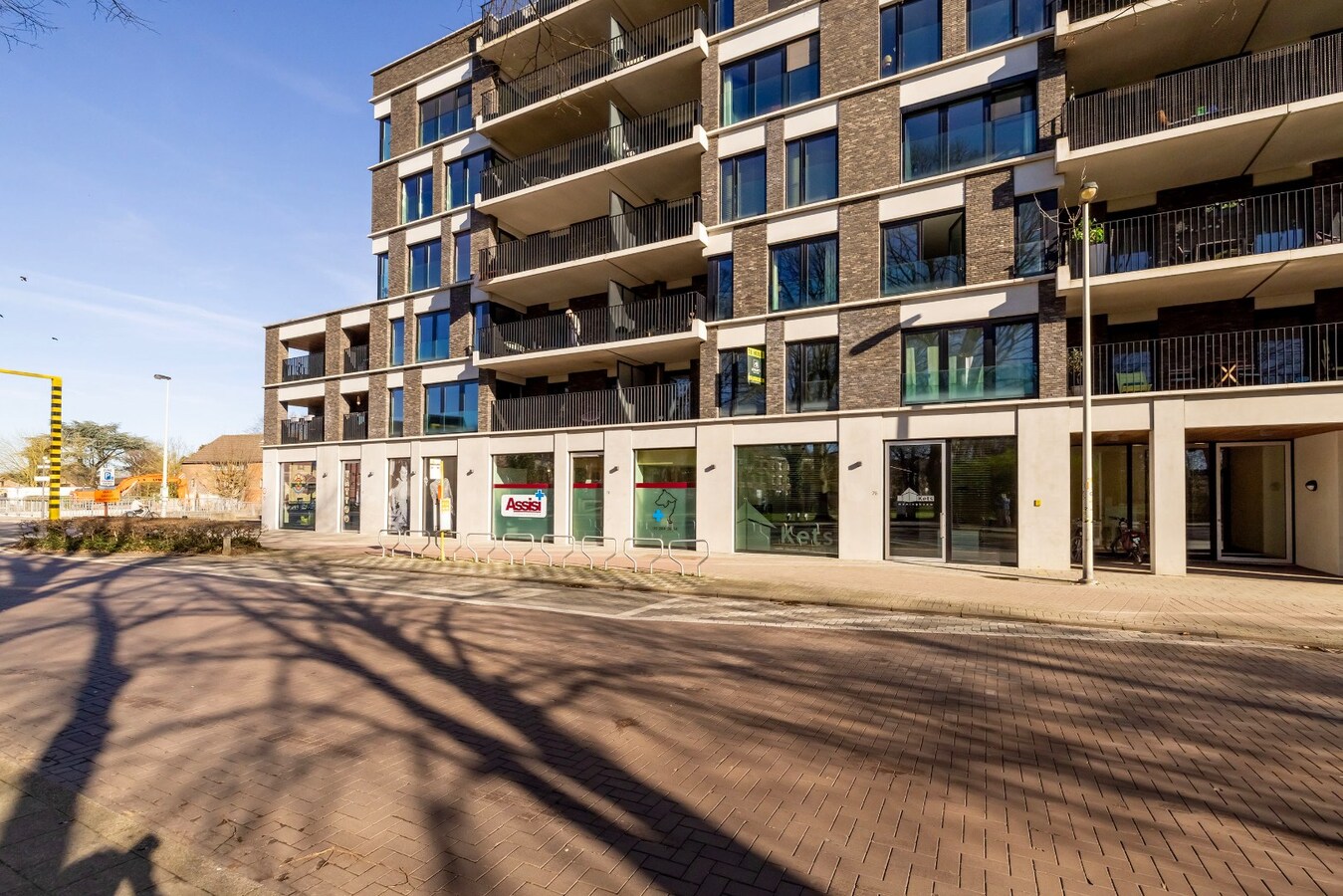 Instapklaar appartement + parking + berging 