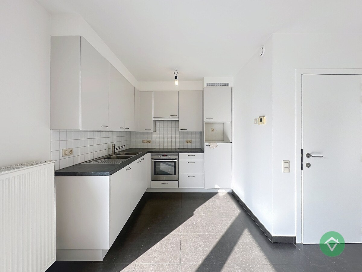 Instapklaar gelijkvloers appartement met staanplaats te Gistel 