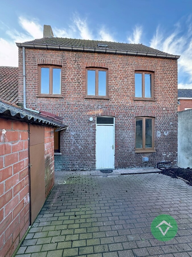 Instapklare woning met 4 slaapkamers in centrum van Koekelare 