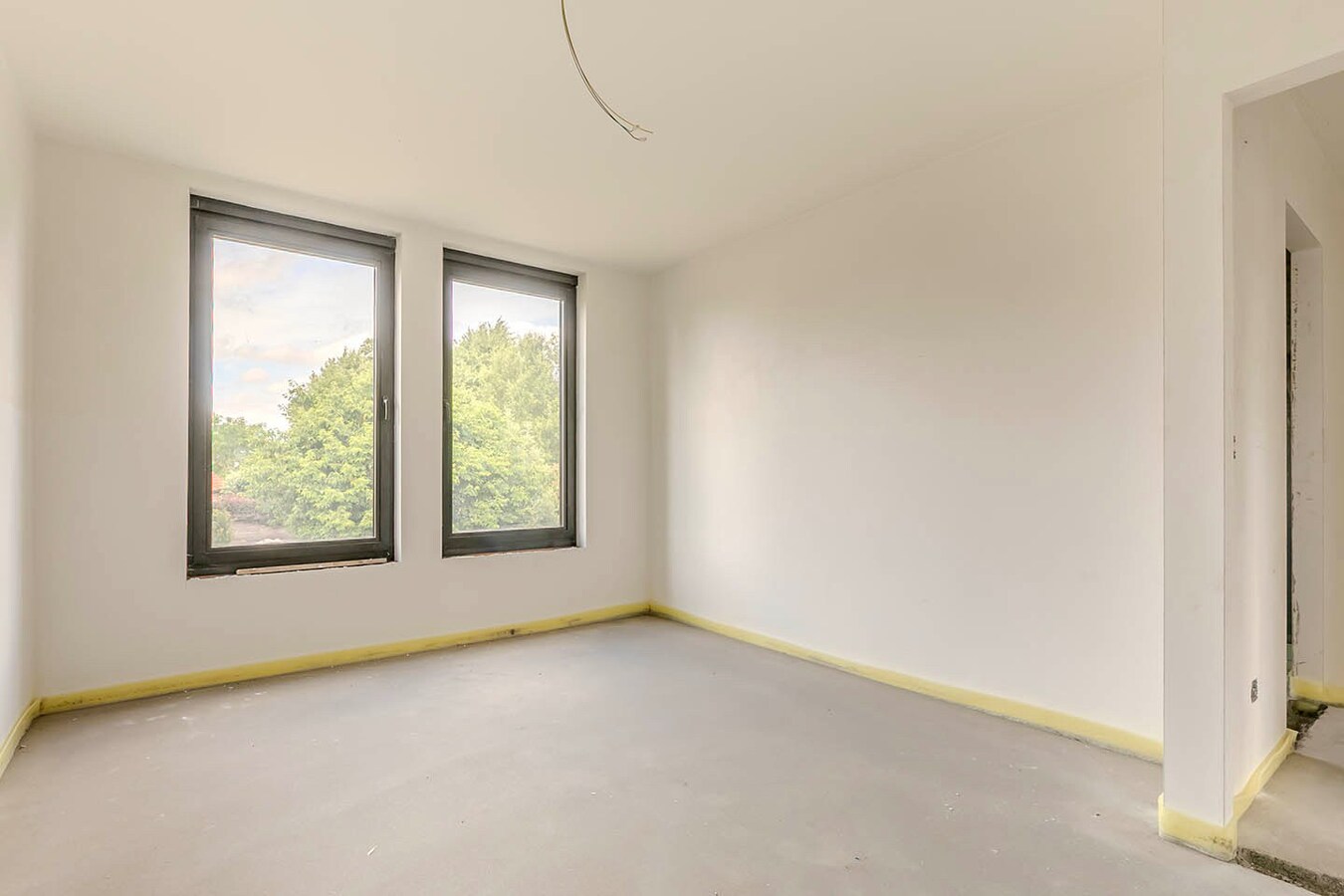 Nieuwbouwwoning casco met 3 slpks en Z-tuin 