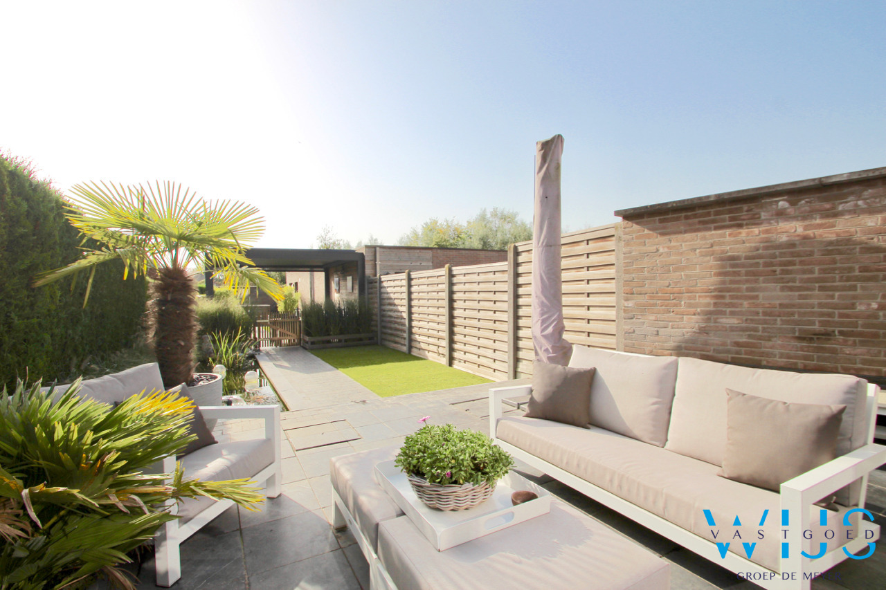 Zeer ruim &amp; recent woonhuis hartje ERTVELDE ! 