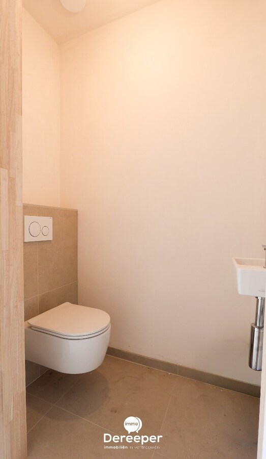 Nieuwbouwwoning met 4 slaapkamers op een uitstekende ligging in centrum Jabbeke 