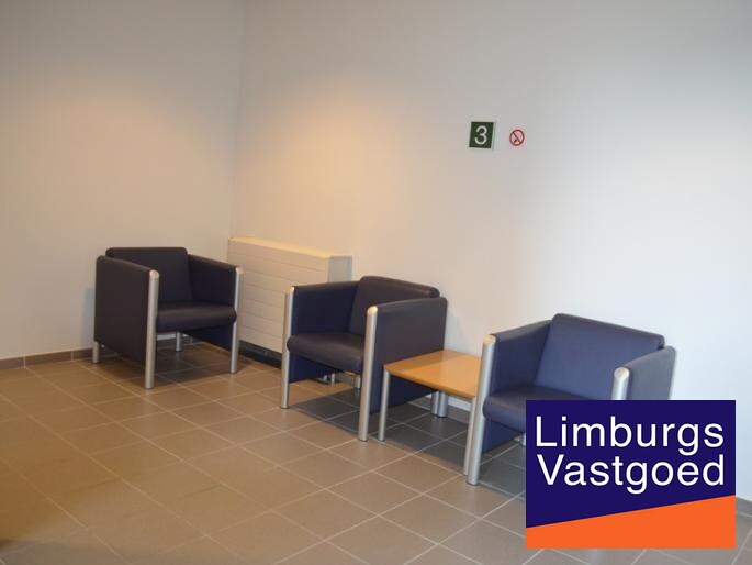 Kantoren - 377 m² - Grote Ring, achterzijde VOKA 