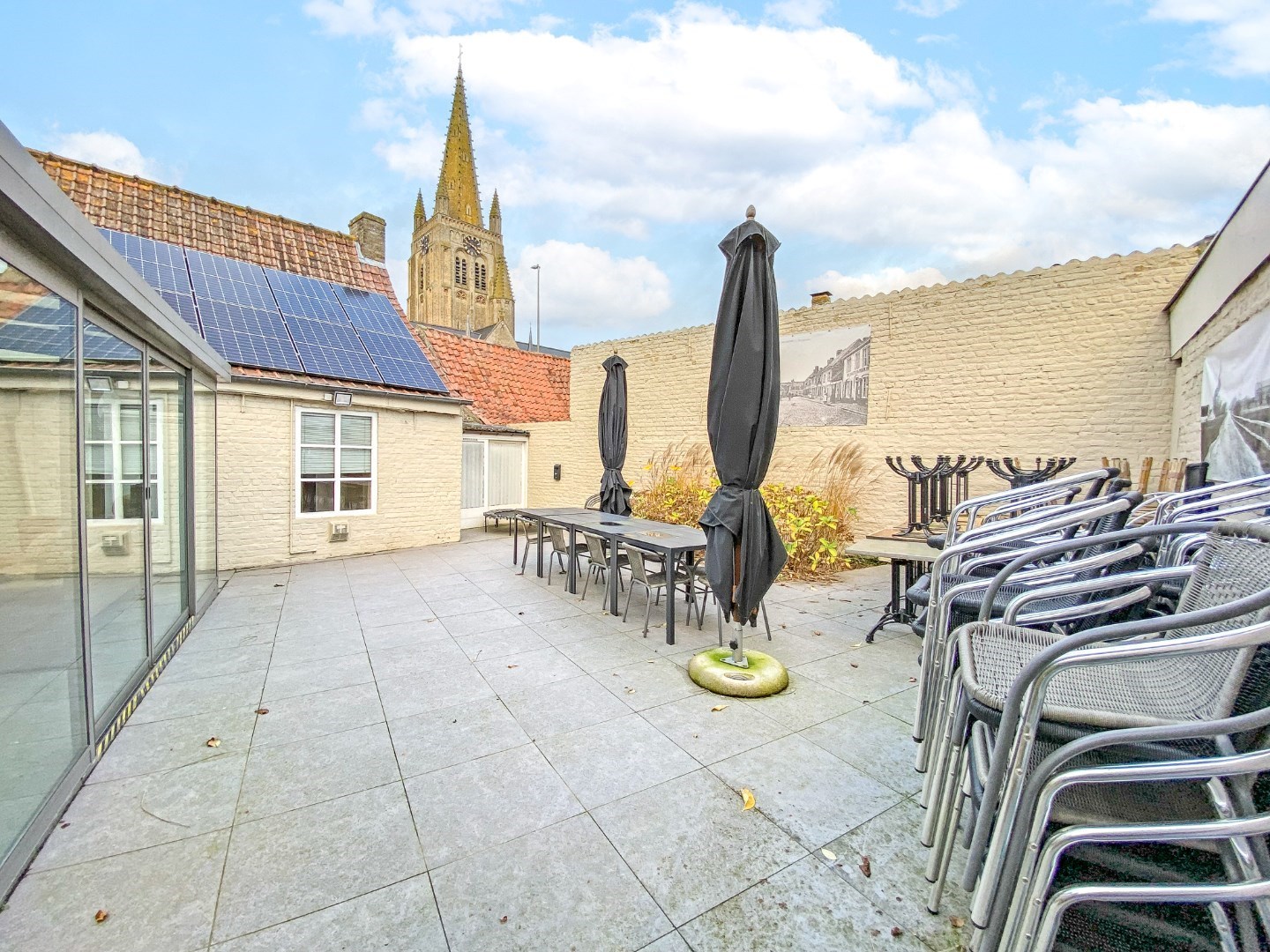 Multifunctionele woning in het charmante Pollinkhove. 