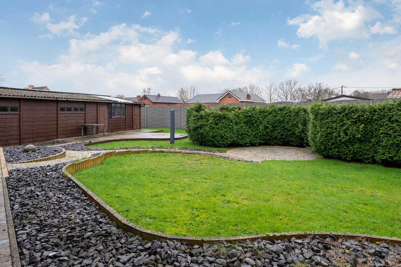 Goed onderhouden woning met drie slaapkamers 