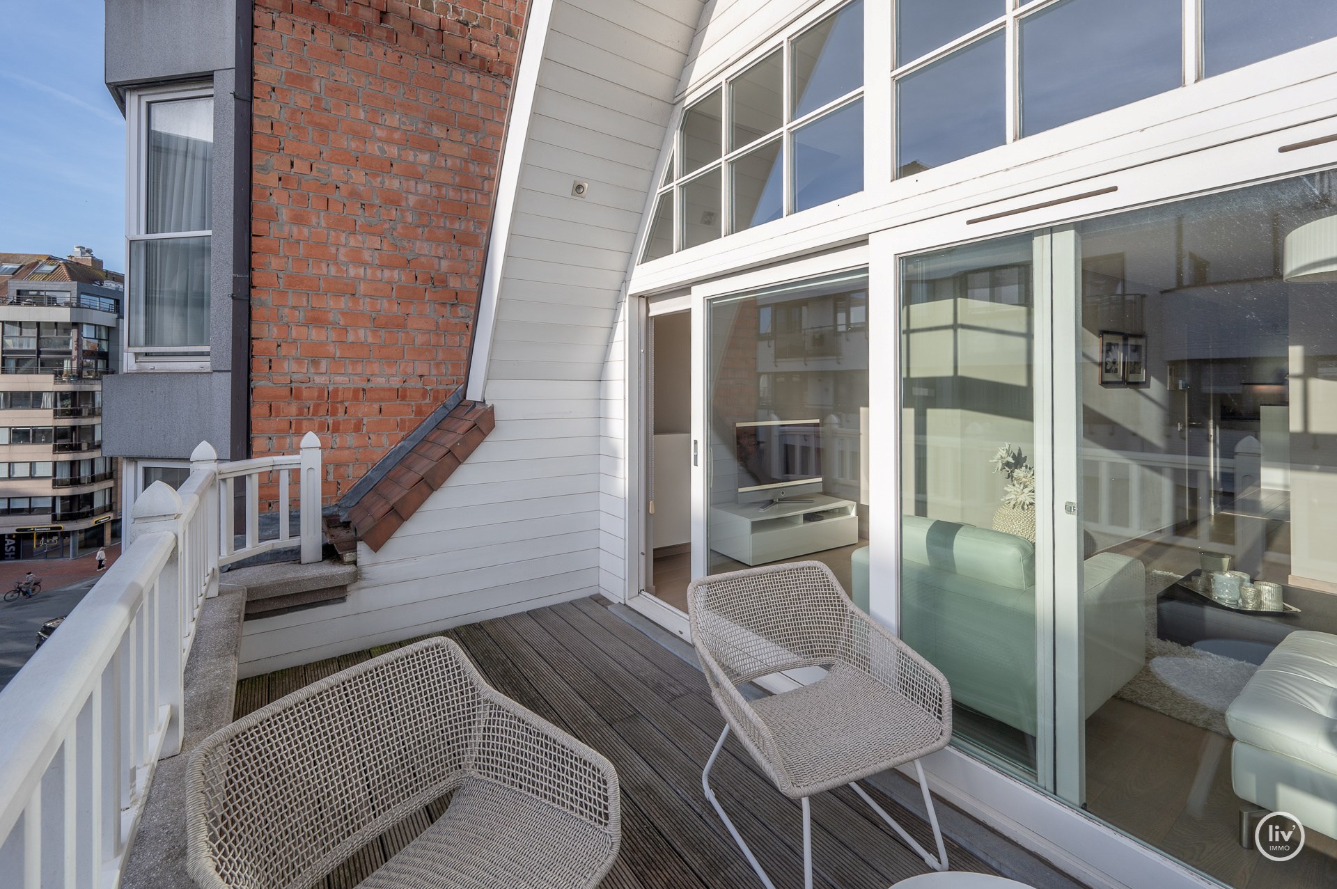 Appartement en duplex ensoleillé et spacieux avec terrasse orientée plein sud situé dans la Zoutelaan à Knokke. 