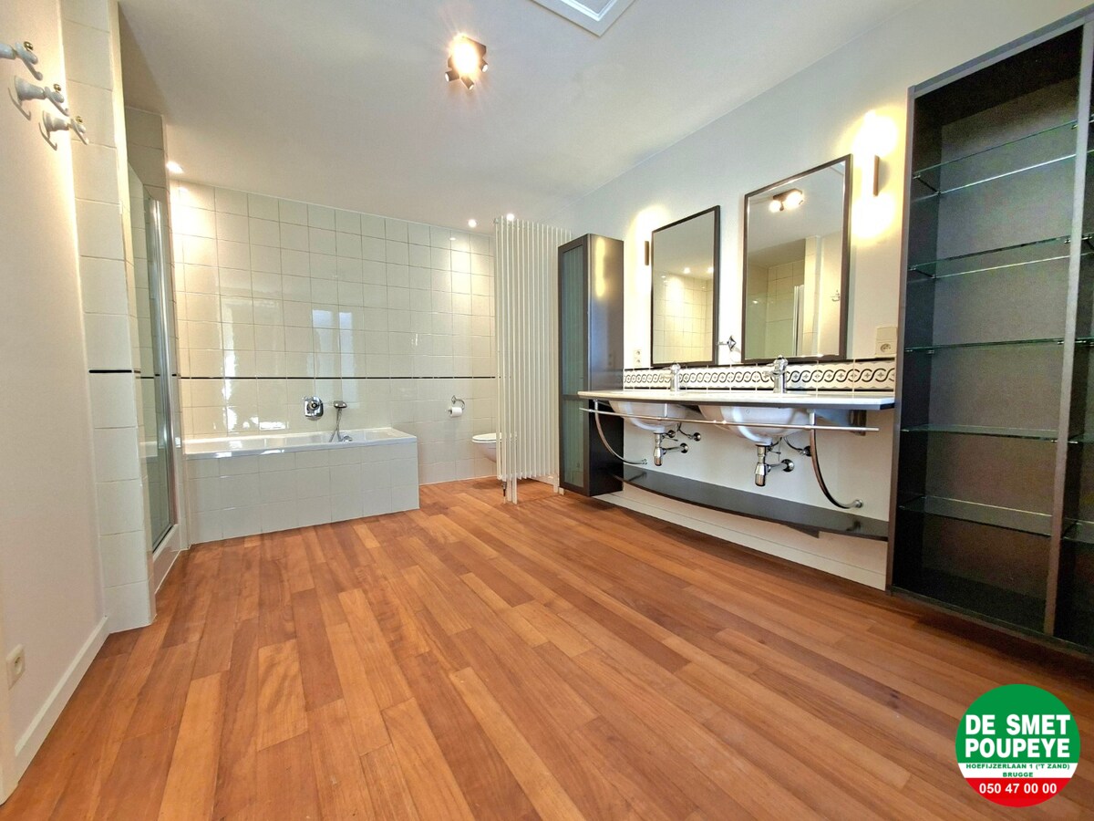 Ruim triplex appartement met 2 terrassen 