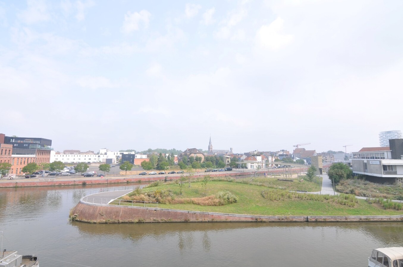 Ruim appartement met zicht op de Leie 
