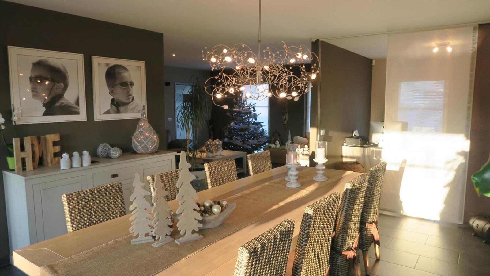 Uitstekend gelegen villa met grote zongerichte tuin 