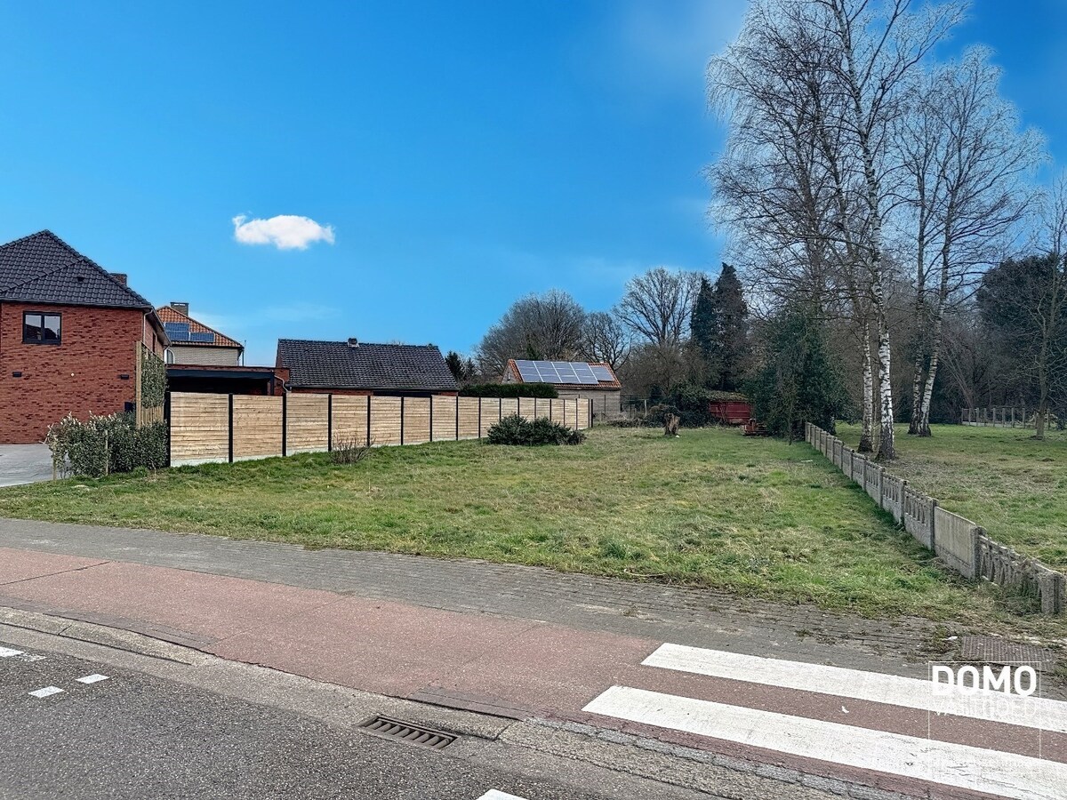 Ruim perceel voor open bebouwing in Lummen. 