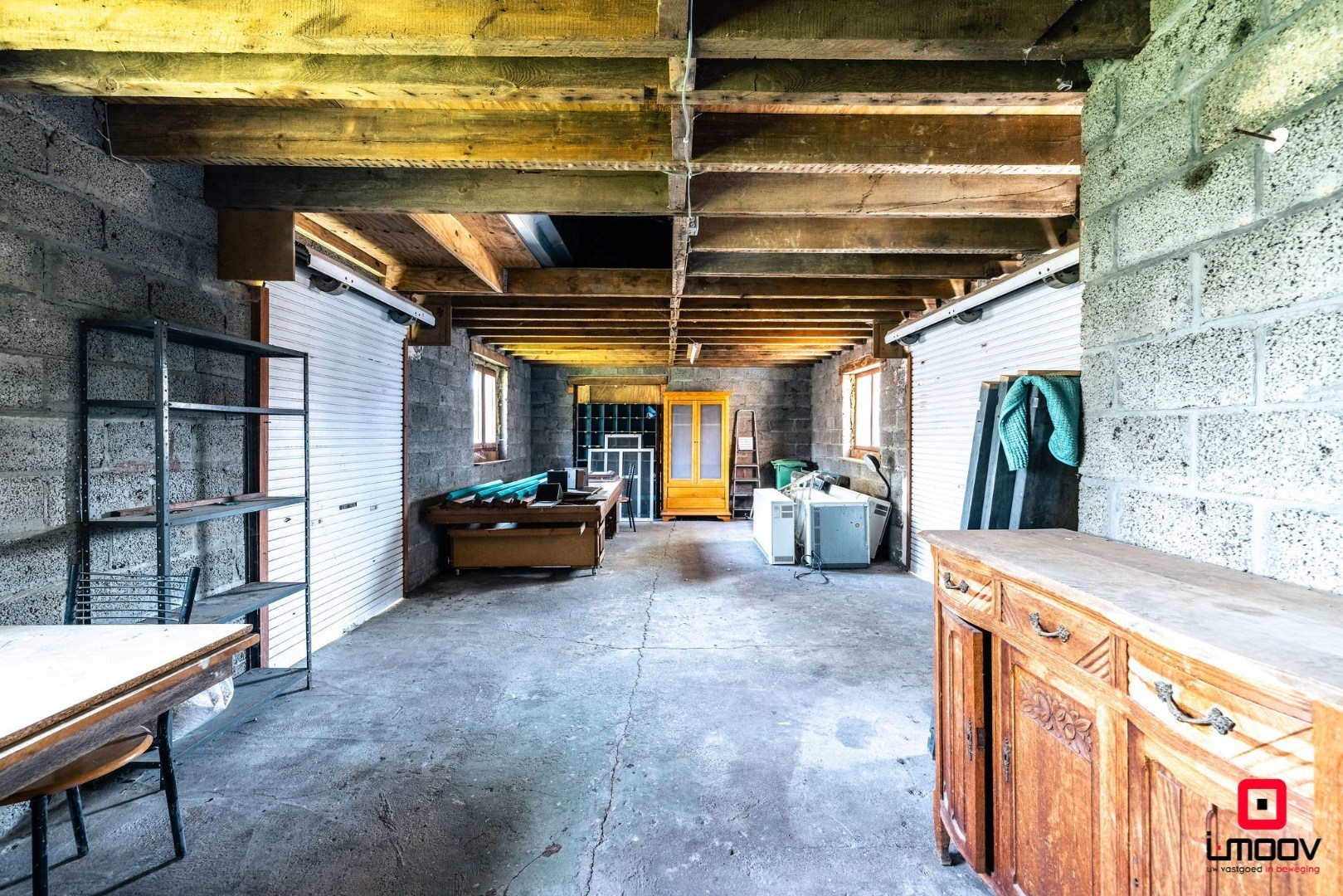 Vrijstaande woning met 5 slaapkamers en polyvalente loods te De Pinte 