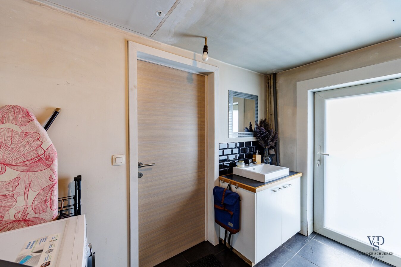 Ruime, deels gerenoveerde Half Open Bebouwing 