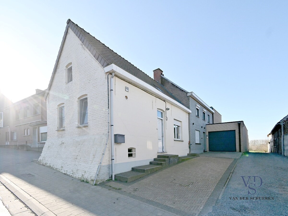 Half Open Bebouwing, met afzonderlijke tuin. 