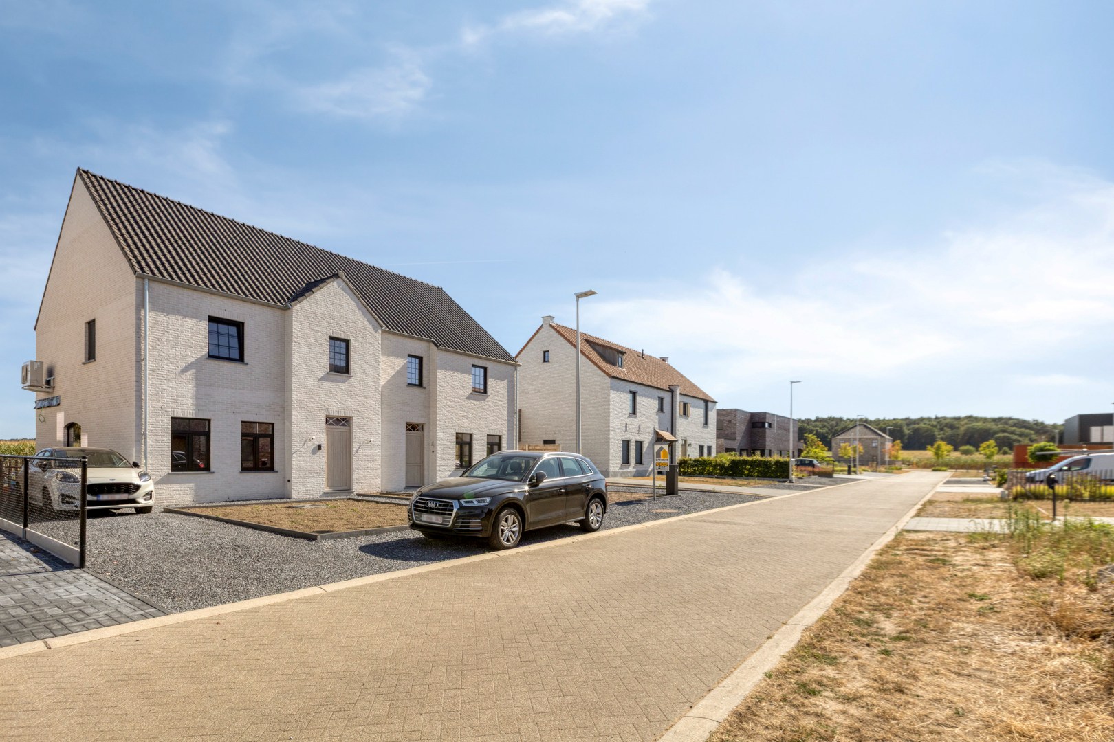Nieuwbouw-woning in landelijke stijl met 3 slpk op 3 a 82 ca. 